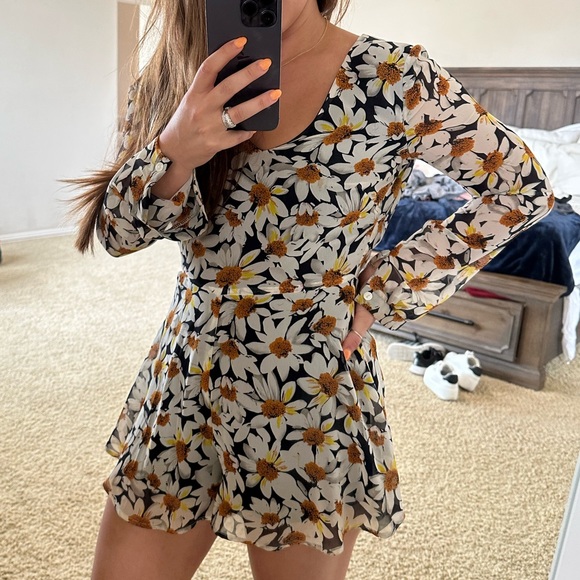 XS Womens Daisy Romper - Picture 1 of 5